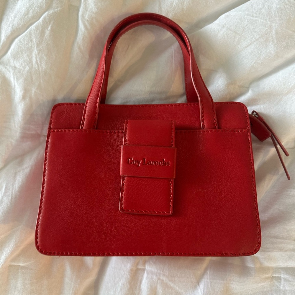 Vibrant Red Leather Handbag with Structured Design Guy Laroche
